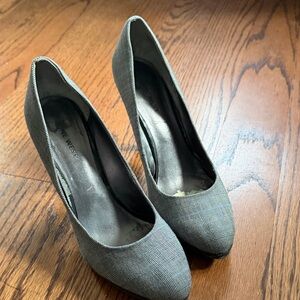 Nine West Gray Plaid Pointed Toe Pumps